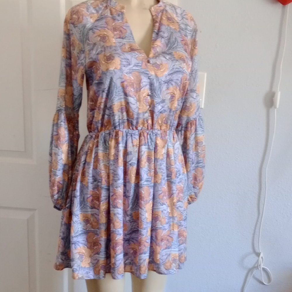 NSR. Floral V-Neck Long Sleeve Dress in Lavender and Peach